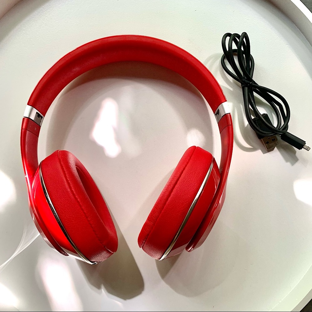 Beats By Dr. Dre Studio 2 Wireless Bluetooth Red Headphones with Beats Charger